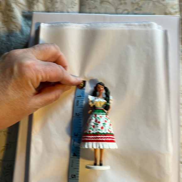 Hallmark Keepsake Ornament from 1998. Mexican Barbie. - Picture 11 of 11